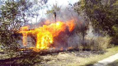 У селі на Чернігівщині через пожежу сухої трави вщент згоріли 7 будівель
