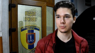 Першу у цьому році сотню строковиків з Одещини призвали до армії