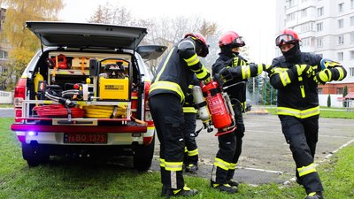 Три аварійно-рятувальні автомобілі отримали пожежники Тернопільщини Три аварійно-рятувальні автомобілі отримали пожежники Тернопільщини