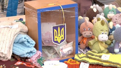Напередодні Дня святого Миколая у Вінниці влаштували благодійний ярмарок Напередодні Дня святого Миколая у Вінниці влаштували благодійний ярмарок