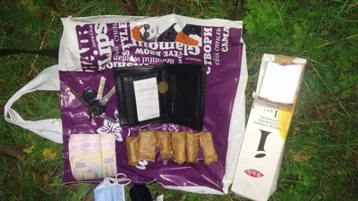 У Кропивницькому гвардійці затримали 20-річного чоловіка з пакетом заборонених речовин