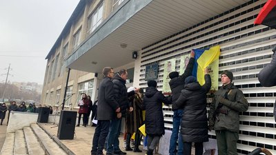 У Франківську встановили меморіальні дошки загиблим воїнам Артурові Бурлаці, Роману Дубінському та Юрію Григоріву У Франківську встановили меморіальні дошки загиблим воїнам Артурові Бурлаці, Роману Дубінському та Юрію Григоріву