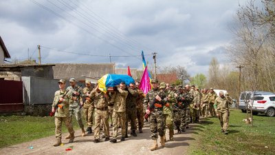 На Тернопільщині попрощалися з артилеристом Любомиром Ваверчаком На Тернопільщині попрощалися з артилеристом Любомиром Ваверчаком