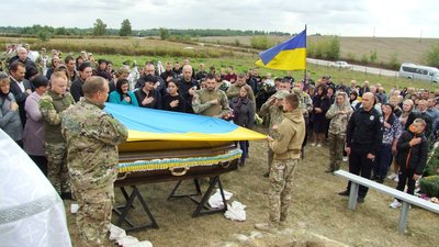 Кладовище в селі Угорськ Кладовище в селі Угорськ