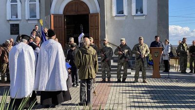На Черкащині поховали захисника Дмитра Набатова На Черкащині поховали захисника Дмитра Набатова