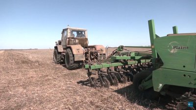 Із запізненням на три тижні. На Одещині почалася посівна кампанія. ВІДЕО