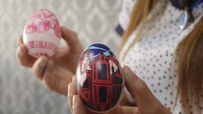 Майстриня з Тернопільщини виготовляє біжутерію з яєчної шкаралупи Майстриня з Тернопільщини виготовляє біжутерію з яєчної шкаралупи