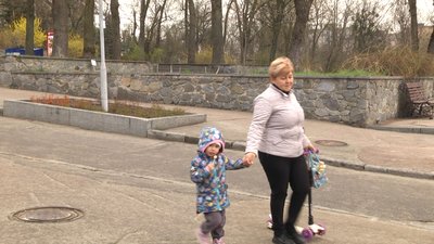 У Житомирі в парку культури і відпочинку розпочали косметичний ремонт дитячих атракціонів У Житомирі в парку культури і відпочинку розпочали косметичний ремонт дитячих атракціонів