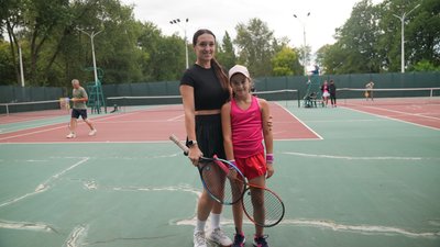 У Сумах до Дня міста провели відкритий чемпіонат з тенісу за участю понад 50 спортсменів