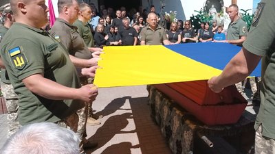 На Тернопільщині попрощалися із загиблими в російсько-українській війні бійцями На Тернопільщині попрощалися із загиблими в російсько-українській війні бійцями