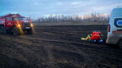 На Миколаївщині з багнюки витягли автомобіль швидкої медичної допомоги