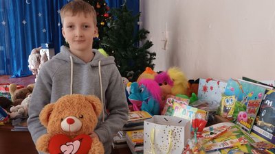 "Миколай крокує від Тернополя до Херсона": учні збирають допомогу "Миколай крокує від Тернополя до Херсона": учні збирають допомогу