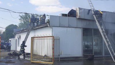 В Одесі горів автосалон
