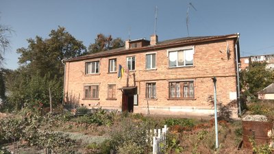 Черкасцям замінять вікна, пошкоджені вибуховою хвилею Черкасцям замінять вікна, пошкоджені вибуховою хвилею