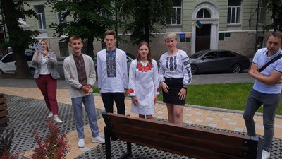 10 тернопільських випускників взяли участь у конкурсі вишиванок 10 тернопільських випускників взяли участь у конкурсі вишиванок