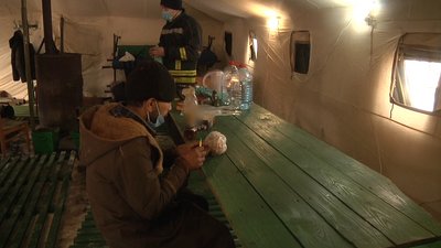 "Нормальні люди, приємна обстановка". На Донеччині працюють пункти обігріву "Нормальні люди, приємна обстановка". На Донеччині працюють пункти обігріву