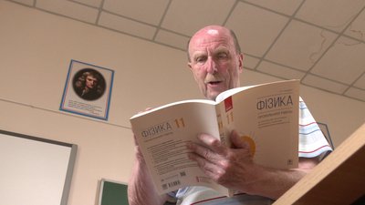 "Всього доводилося вчитися": харківський вчитель фізики — про звання "Герой України"