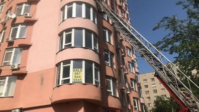 Під час пожежі у спальному районі Одеси врятували домашніх тварин Під час пожежі у спальному районі Одеси врятували домашніх тварин