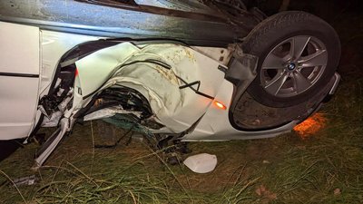 На Рівненщині смертельна ДТП: авто врізалось в дерево і перекинулось. Водій загинув