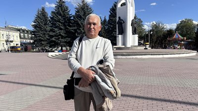 Вагіз Хайрулін п'ятий рік чекає на сина-морпіха з полону