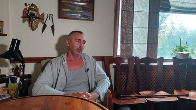 Житель Руських Тишків під Харковом подолав на милицях чотири країни, щоб вибратися з окупації Житель Руських Тишків під Харковом подолав на милицях чотири країни, щоб вибратися з окупації