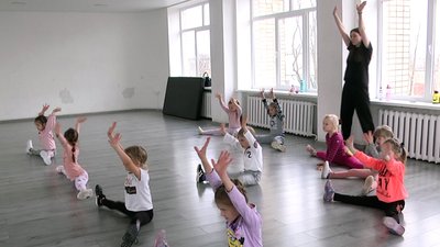 Житомирянка Поліна Стаднік розповіла про те, як навчає сучасної хореографії наймолодших танцюристів