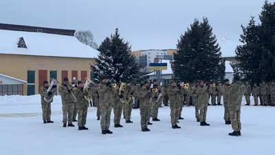 Військовослужбовці 44 окремої артилерійської бригади повернулися в Тернопіль Військовослужбовці 44 окремої артилерійської бригади повернулися в Тернопіль