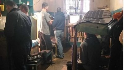 Антисанітарія та сон по черзі. У дніпровській колонії виявили порушення утримання засуджених