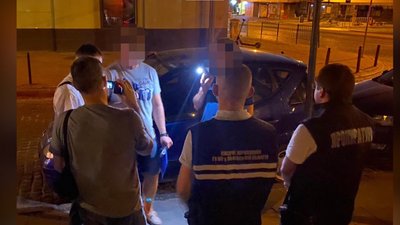 Допомагав ухилянтам перетинати кордон: у Львові затримали 30-річного чоловіка Допомагав ухилянтам перетинати кордон: у Львові затримали 30-річного чоловіка