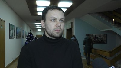 Аскад Ашурбеков, ініціатор збору підписів за збереження Токмацького району Аскад Ашурбеков, ініціатор збору підписів за збереження Токмацького району
