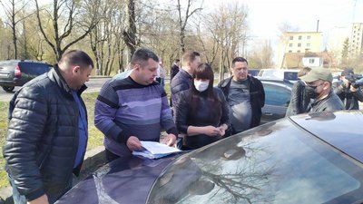 У Луцьку розпочали дезинфікувати таксі У Луцьку розпочали дезинфікувати таксі