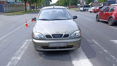 Автівка на місці ДТП у Чернігові 22 травня 2024 року
