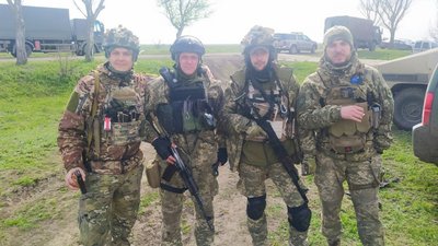 Ярослав Троцюк з побратимами Ярослав Троцюк з побратимами