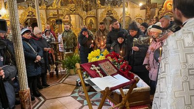 У Сумах поховали військовослужбовця Сергія Лободу У Сумах поховали військовослужбовця Сергія Лободу