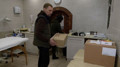 "Уявіть, що хворіють ваші рідні": черкаські волонтери збирають ліки для воїнів "Уявіть, що хворіють ваші рідні": черкаські волонтери збирають ліки для воїнів