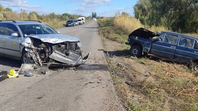 Унаслідок зіткнення двох автомобілів на Сумщині загинула людина