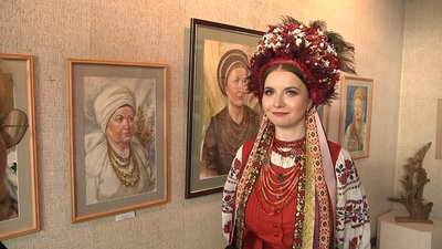 У Запоріжжі презентували виставку портретів солістів народного ансамблю "Оксамит" У Запоріжжі презентували виставку портретів солістів народного ансамблю "Оксамит"