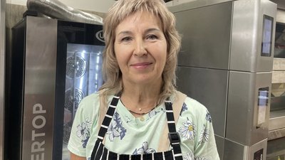 Передають випічку на фронт та у лікарні: як у Дніпрі працює благодійна пекарня Передають випічку на фронт та у лікарні: як у Дніпрі працює благодійна пекарня