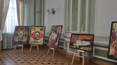 У Києві відкрилася виставка "Голодомор: очима українських художників" У Києві відкрилася виставка "Голодомор: очима українських художників"