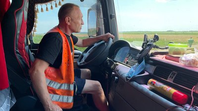 Як фермери на Буковині збирають врожай Як фермери на Буковині збирають врожай
