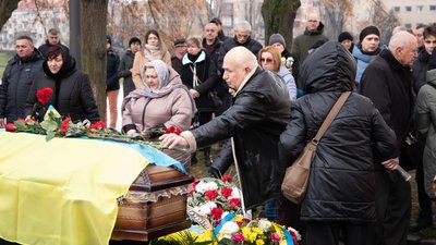 В Ужгороді прощались із полеглим героєм Олексієм Візенком