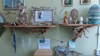 Майстер з Волині різьбить візерунки по яєчній шкарлупі Майстер з Волині різьбить візерунки по яєчній шкарлупі