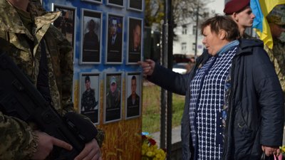 "Це місце у Житомирі для нас святе": матері загиблих воїнів про відкриття пам'ятника захисникам "Це місце у Житомирі для нас святе": матері загиблих воїнів про відкриття пам'ятника захисникам