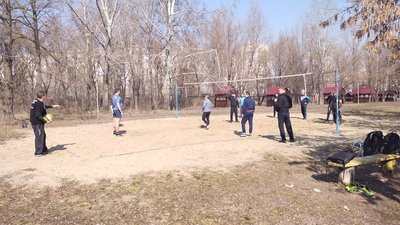 Сумчани об'єдналися у клуб любителів волейболу та грають просто неба
