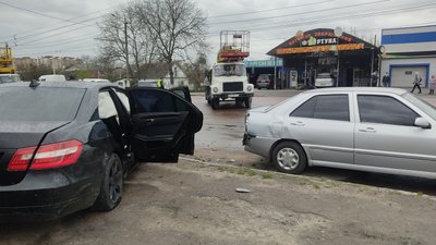 У Житомирі внаслідок ДТП пошкоджено електроопору: через аварію у мікрорайоні відключили електрику У Житомирі внаслідок ДТП пошкоджено електроопору: через аварію у мікрорайоні відключили електрику