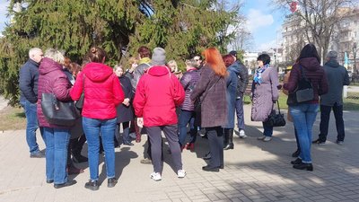 Працівники та батьки проти переїзду “Кадетського корпусу” із Сум до Хмельницького Працівники та батьки проти переїзду “Кадетського корпусу” із Сум до Хмельницького