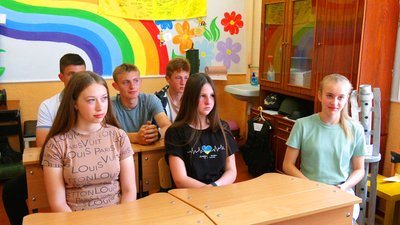 на Вінниччині колишня військовополонена проводить майстер-клас з тактичної медицини для учнів на Вінниччині колишня військовополонена проводить майстер-клас з тактичної медицини для учнів