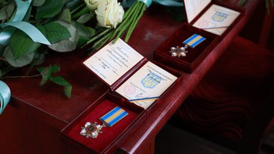 Сім захисників з Хмельниччини посмертно нагородили державними відзнаками