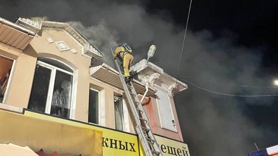 Пожежа на одеському Привозі: врятували 9 людей
