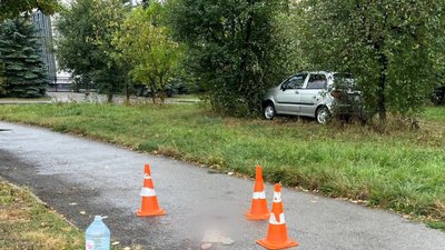 ДТП, аварія, поліція, тротуар, Івано-Франківськ, автомобіль, вулиця Івасюка